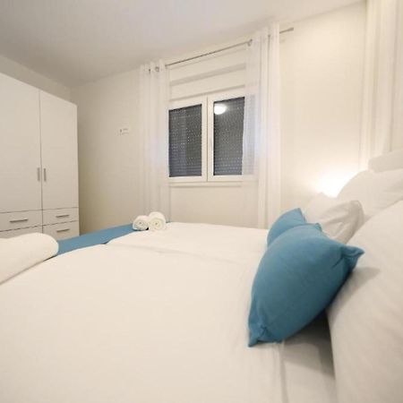 Luxury Majpruz Suites I Zára Szoba fotó