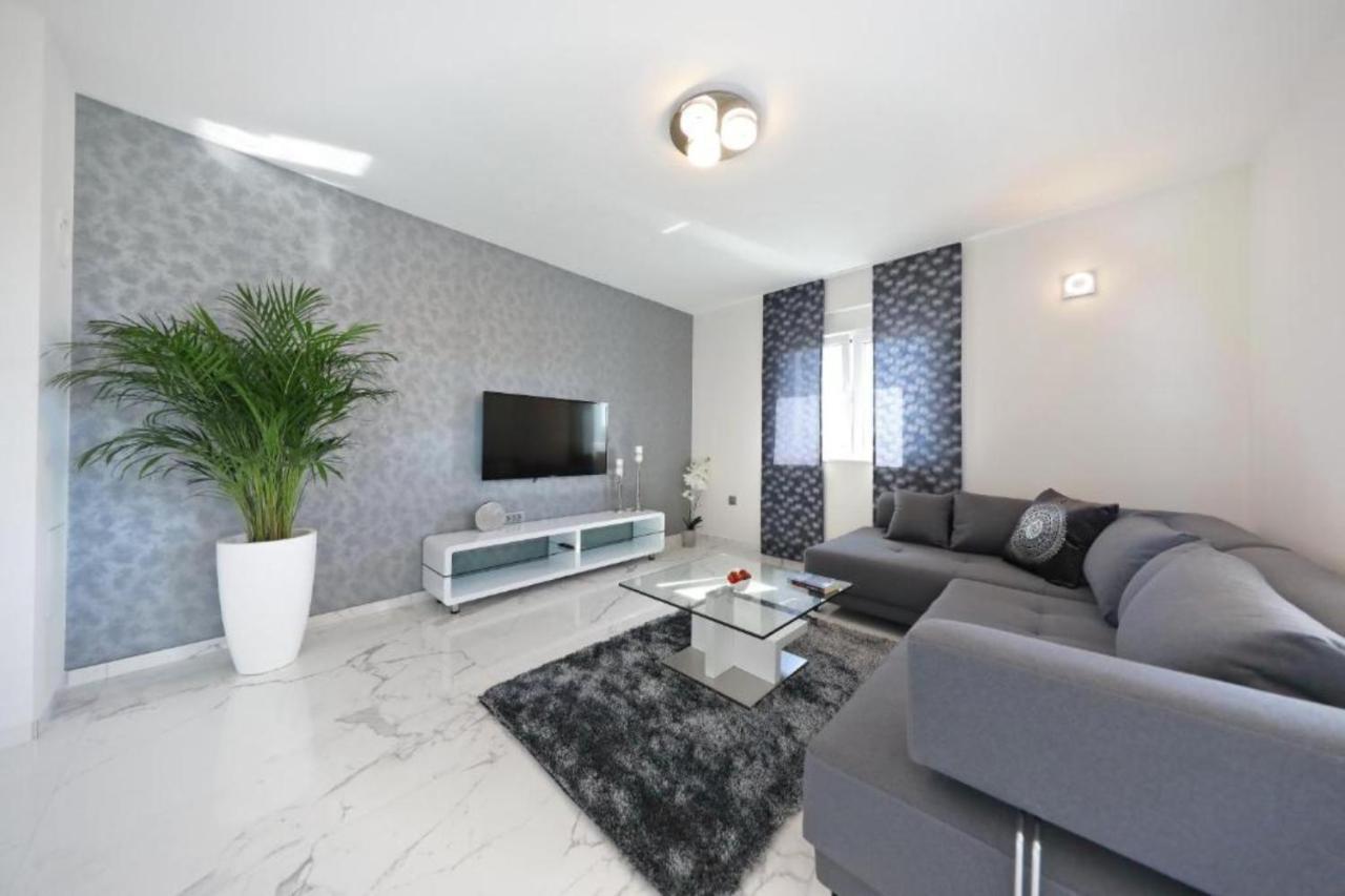 Luxury Majpruz Suites I Zára Kültér fotó