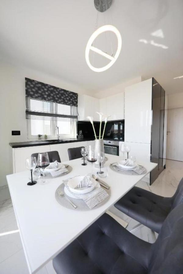 Luxury Majpruz Suites I Zára Kültér fotó