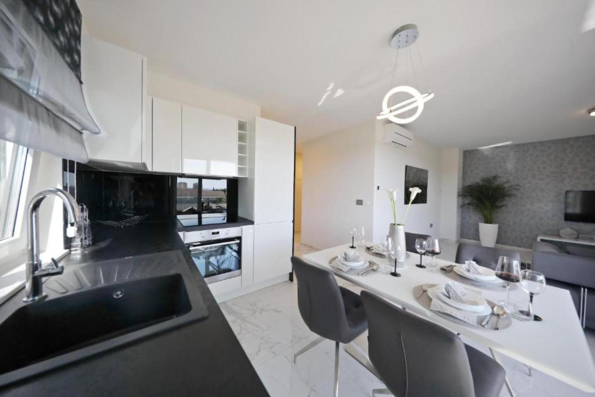 Luxury Majpruz Suites I Zára Szoba fotó